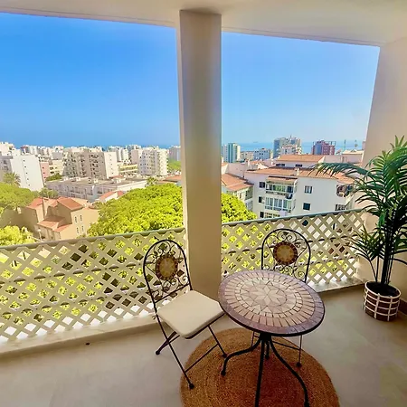 Modern 2br Walk To * Quarteira